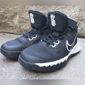 Nike Boys Black Kyrie Flytrap IV CT5536-001 Lace Up Basketball Shoes Size US 13c